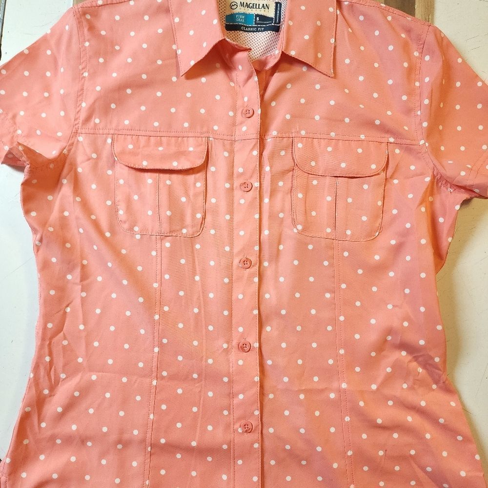 5/$21 Magellan Outdoors Women's Arkansas Pass Heathered Fishing Top Coral SMALL